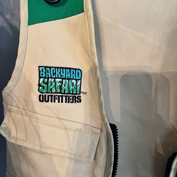 Backyard Safari Cargo Vest with Binoculars - Picture 3 of 6